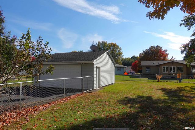 1450 BRIDGE Avenue, Galesburg, IL 61401