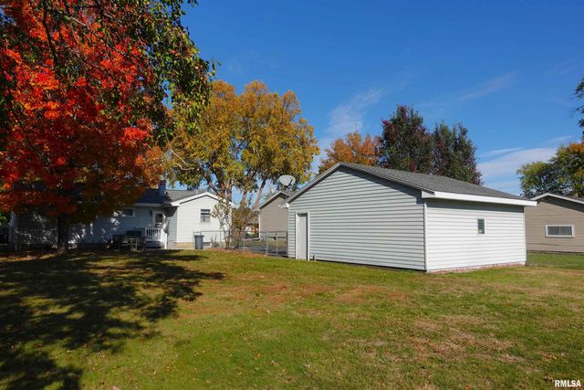 1450 BRIDGE Avenue, Galesburg, IL 61401