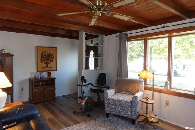 1450 BRIDGE Avenue, Galesburg, IL 61401