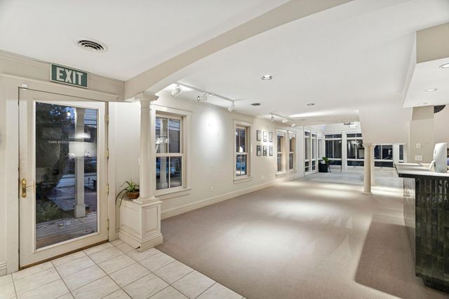 299 Mountain Road, Stowe, VT 05672