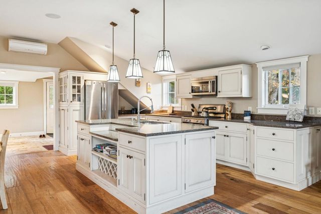 299 Mountain Road, Stowe, VT 05672