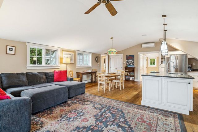 299 Mountain Road, Stowe, VT 05672