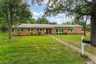 #2 Stoneyside Lane, Olivette, MO 63132