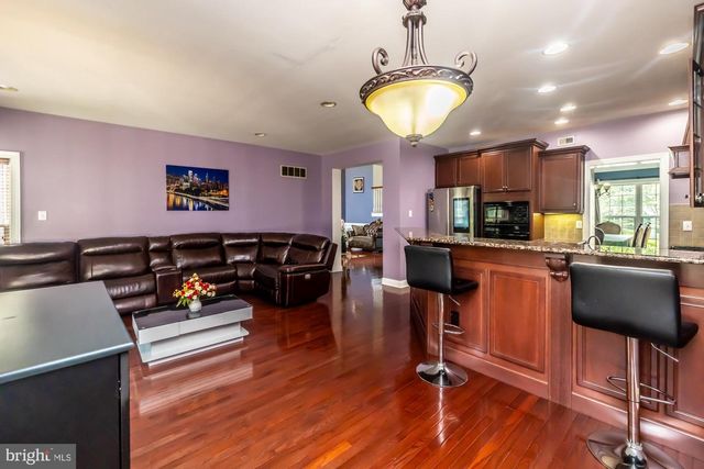 88 SAGEWOOD DR #186, Malvern, PA 19355