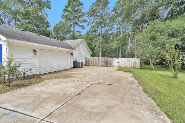 15677 Corinthian Way, Willis, TX 77318
