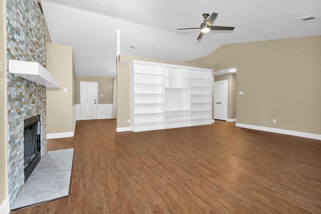 15677 Corinthian Way, Willis, TX 77318