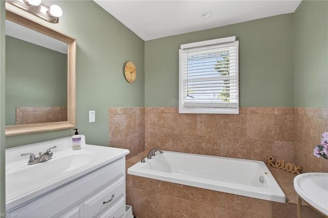403 Holloway DR, Portsmouth, VA 23701