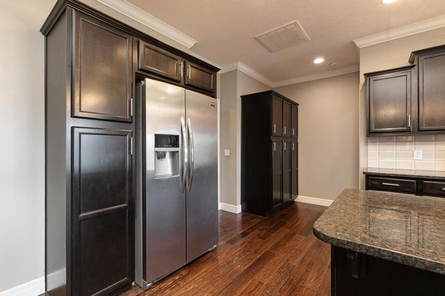 5055 E Farm Road 122, Springfield, MO 65802