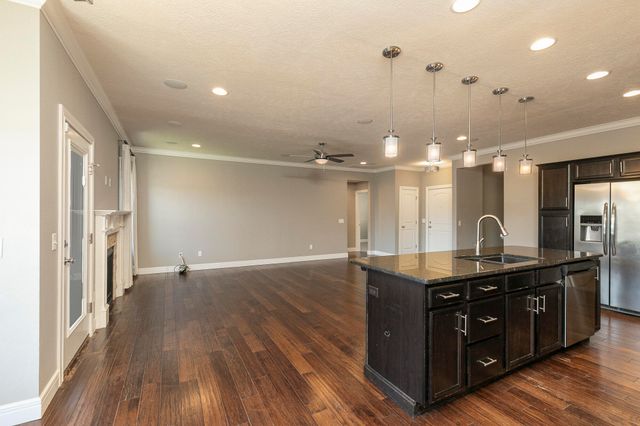5055 E Farm Road 122, Springfield, MO 65802