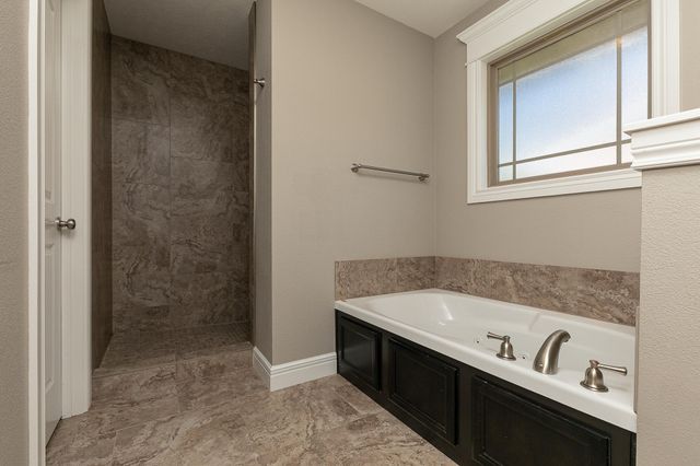 5055 E Farm Road 122, Springfield, MO 65802