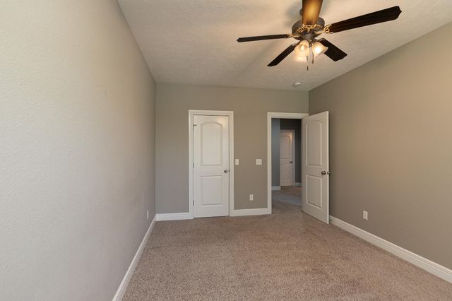 5055 E Farm Road 122, Springfield, MO 65802