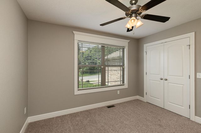 5055 E Farm Road 122, Springfield, MO 65802
