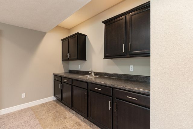 5055 E Farm Road 122, Springfield, MO 65802