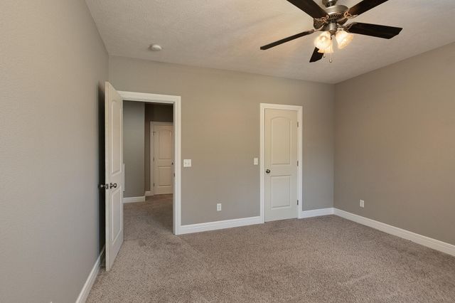 5055 E Farm Road 122, Springfield, MO 65802