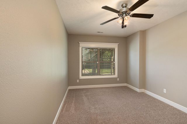 5055 E Farm Road 122, Springfield, MO 65802