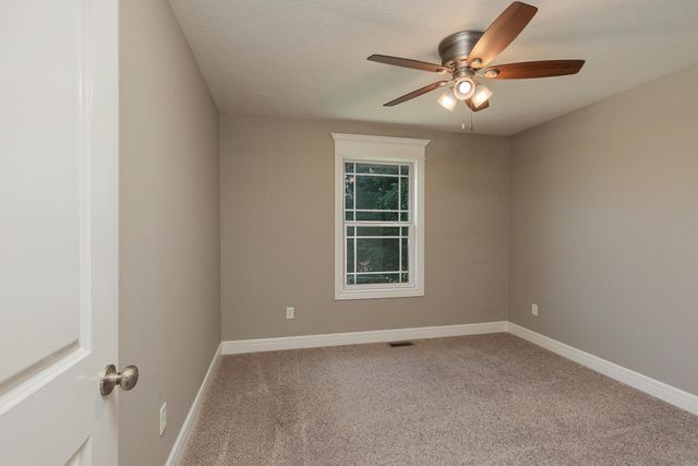 5055 E Farm Road 122, Springfield, MO 65802