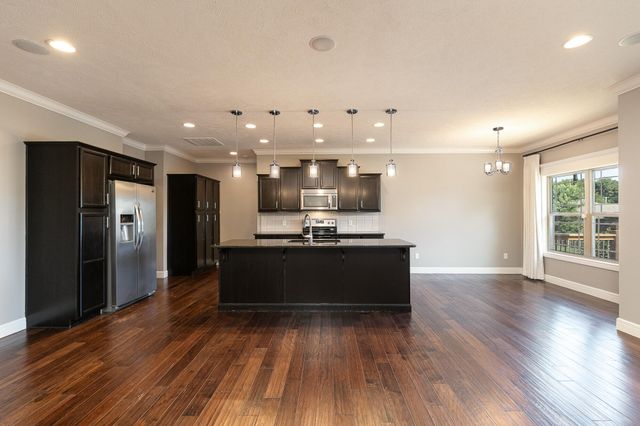 5055 E Farm Road 122, Springfield, MO 65802
