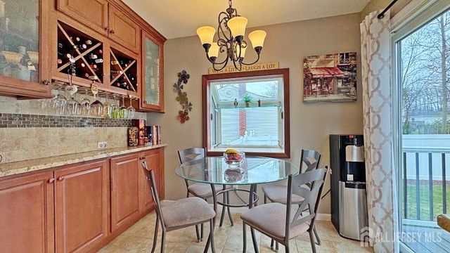 19 Norton Street, Edison, NJ 08820