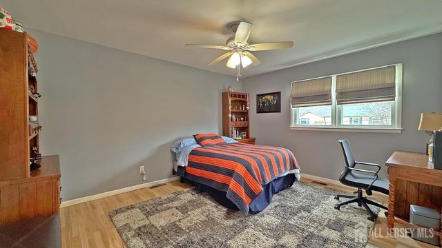 19 Norton Street, Edison, NJ 08820