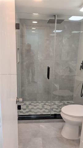208 Riviera Circle 67-10, Weston, FL 33326