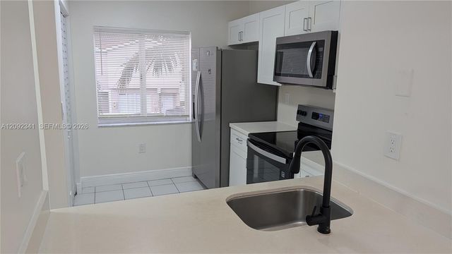 208 Riviera Circle 67-10, Weston, FL 33326