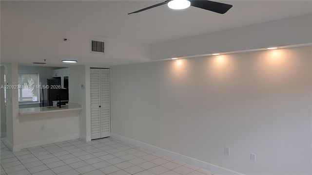 208 Riviera Circle 67-10, Weston, FL 33326