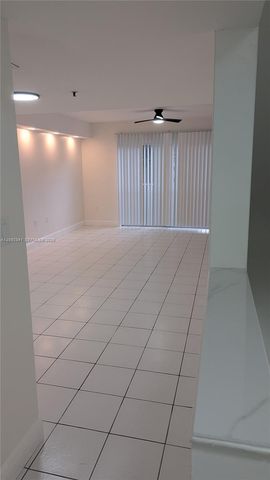 208 Riviera Circle 67-10, Weston, FL 33326