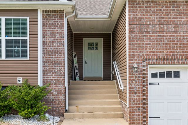 1149 Racker Dr, Clarksville, TN 37043