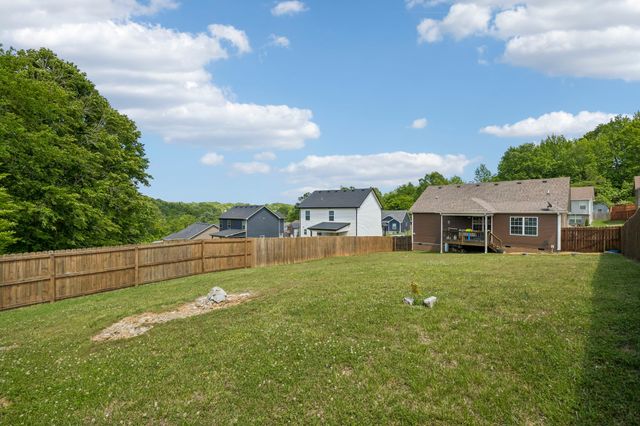 1149 Racker Dr, Clarksville, TN 37043