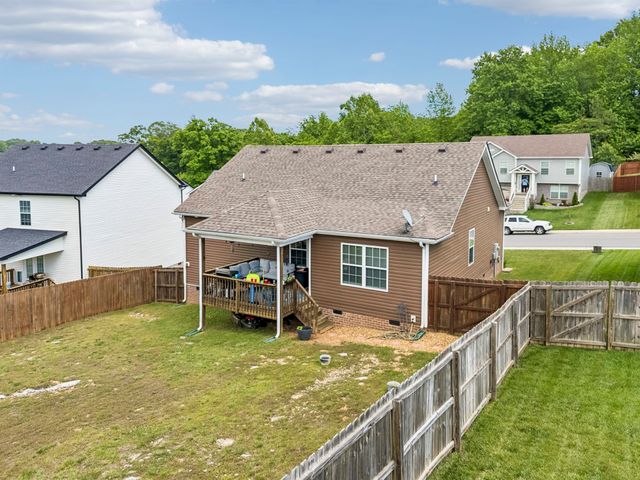 1149 Racker Dr, Clarksville, TN 37043