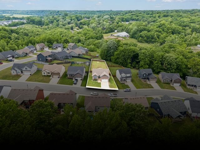 1149 Racker Dr, Clarksville, TN 37043