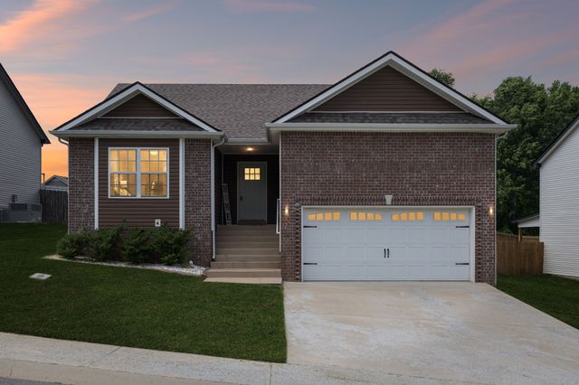 1149 Racker Dr, Clarksville, TN 37043