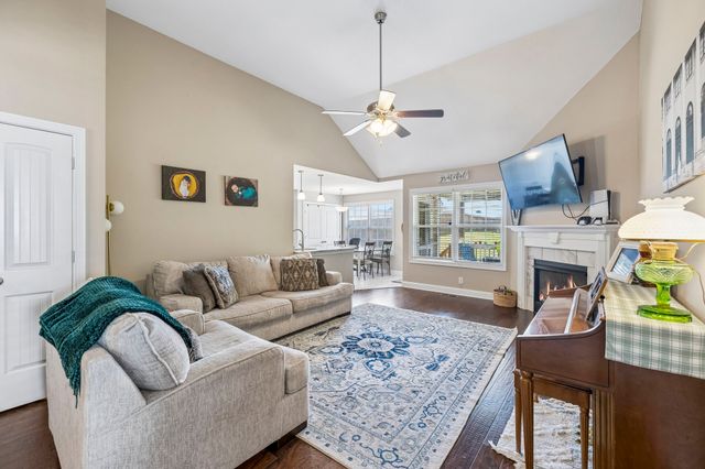 1149 Racker Dr, Clarksville, TN 37043