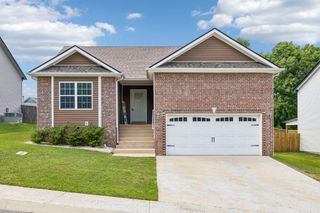 1149 Racker Dr, Clarksville, TN 37043