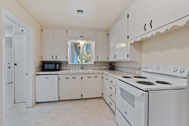 686 Coronado Street, Redding, CA 96003