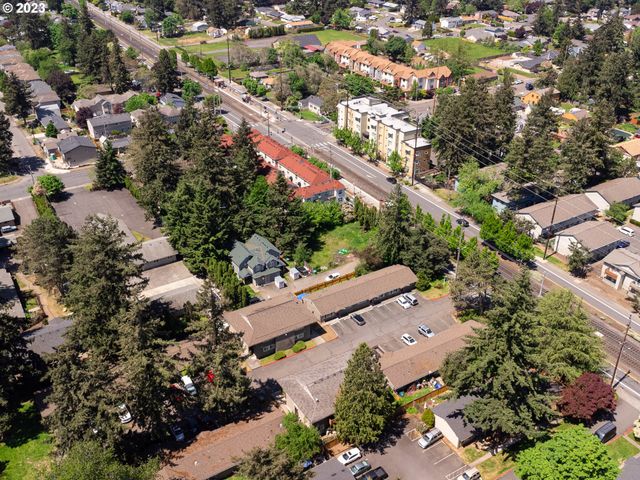 17310 E BURNSIDE St, Portland, OR 97233