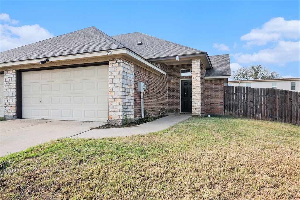 236 Rentz Place Circle, Weatherford, TX 76086