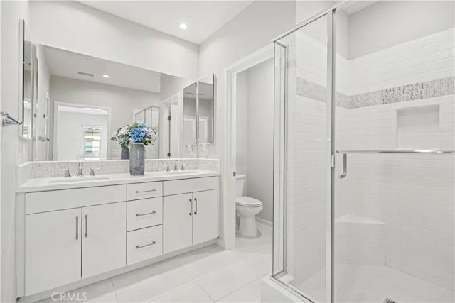 135 Messenger, Irvine, CA 92618