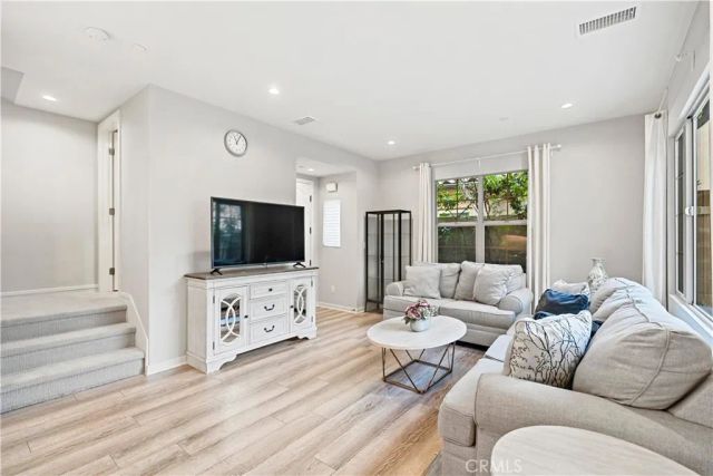 135 Messenger, Irvine, CA 92618