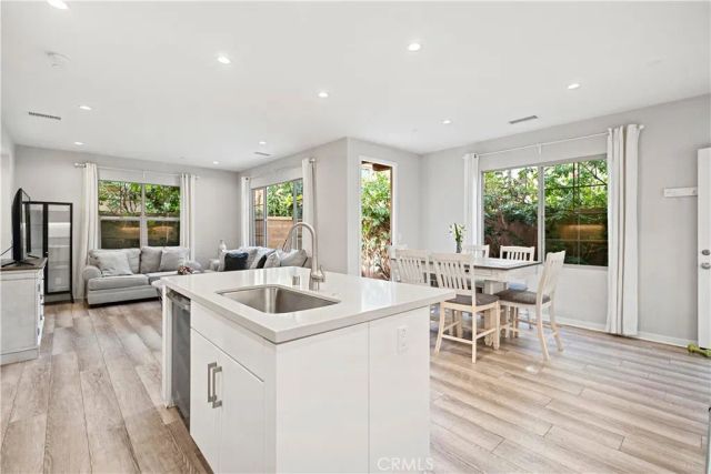 135 Messenger, Irvine, CA 92618