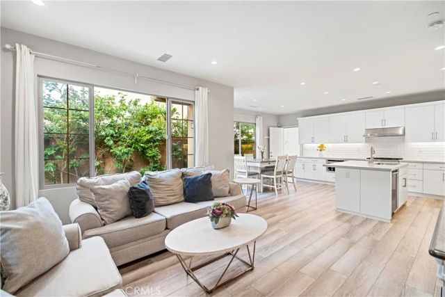135 Messenger, Irvine, CA 92618