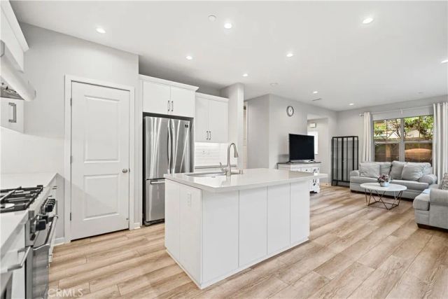 135 Messenger, Irvine, CA 92618