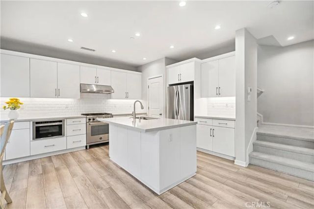 135 Messenger, Irvine, CA 92618