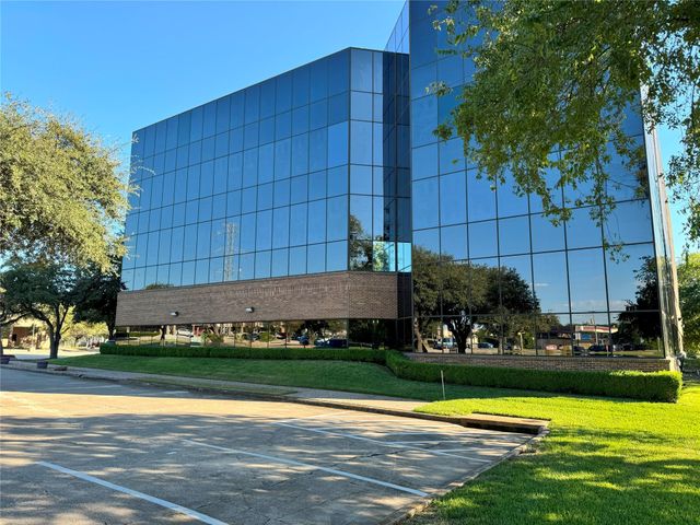 400 Chisholm Place 301, Plano, TX 75075