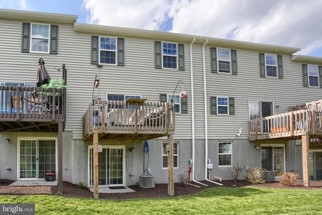 8121 LENKER DR, Harrisburg, PA 17112