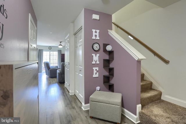 8121 LENKER DR, Harrisburg, PA 17112