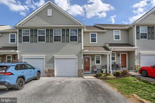 8121 LENKER DR, Harrisburg, PA 17112