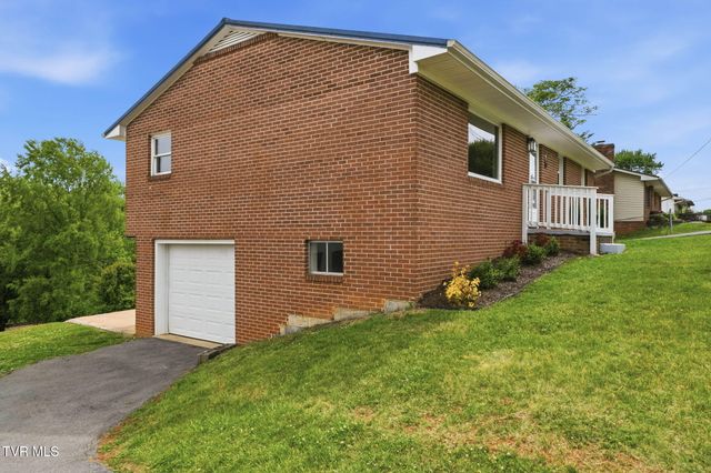 139 Grandview Road, Church Hill, TN 37642