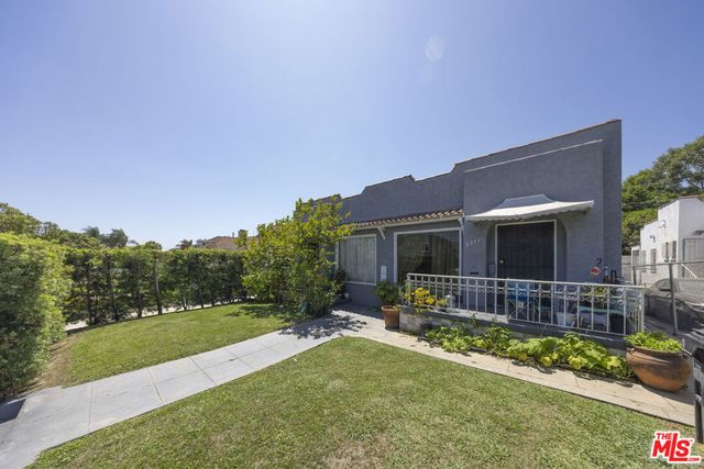 2211 S Bronson Avenue, Los Angeles, CA 90018