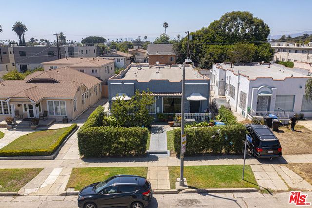 2211 S Bronson Avenue, Los Angeles, CA 90018